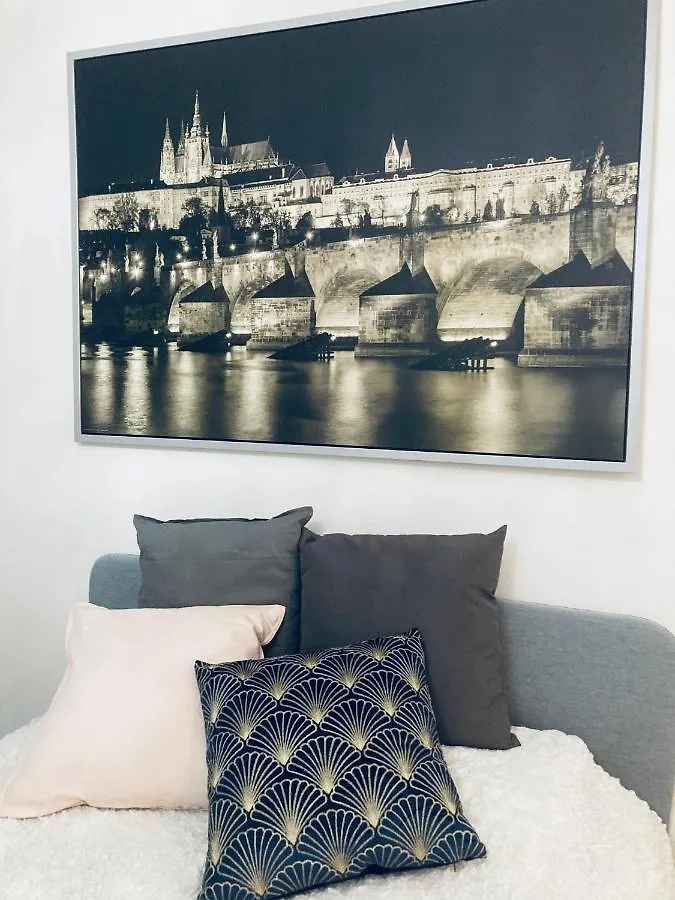 Apartement Blanc Harfa Design Prague Apartment