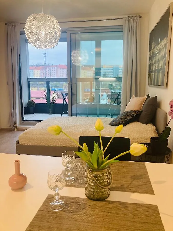 Apartement Blanc Harfa Design Prague Apartment